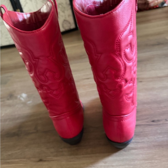 Red Western Style Women's Boots - Picture 5 of 6